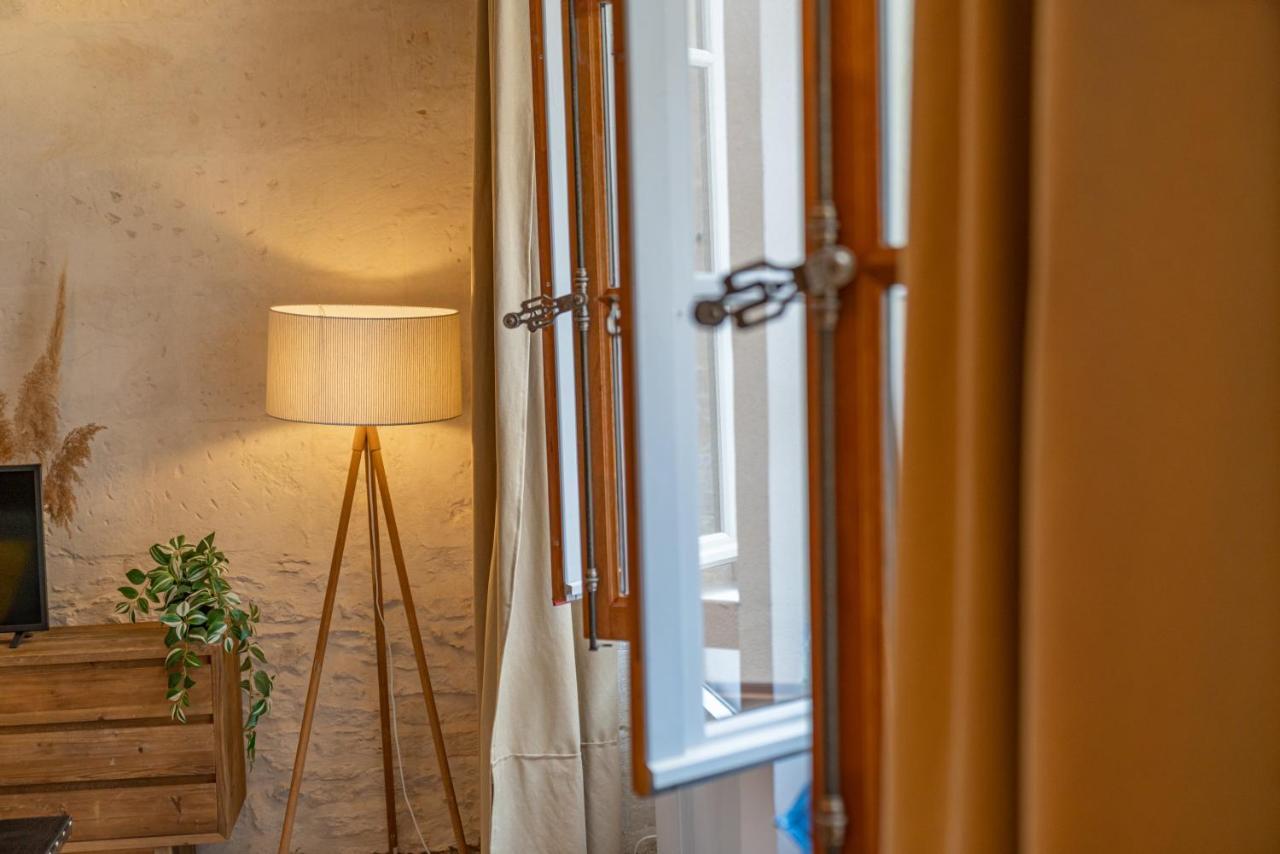 L'Elegance De La Pierre Au Pied De La Maison Carree - Une Nuit A Ним Экстерьер фото